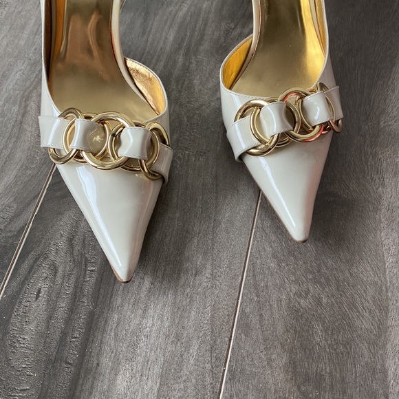 Women’s Guess by Marciano Fortuna ivory heels - Picture 3 of 13